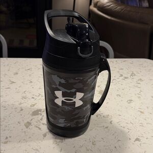 Under Armour Black and Gray Camo Mug